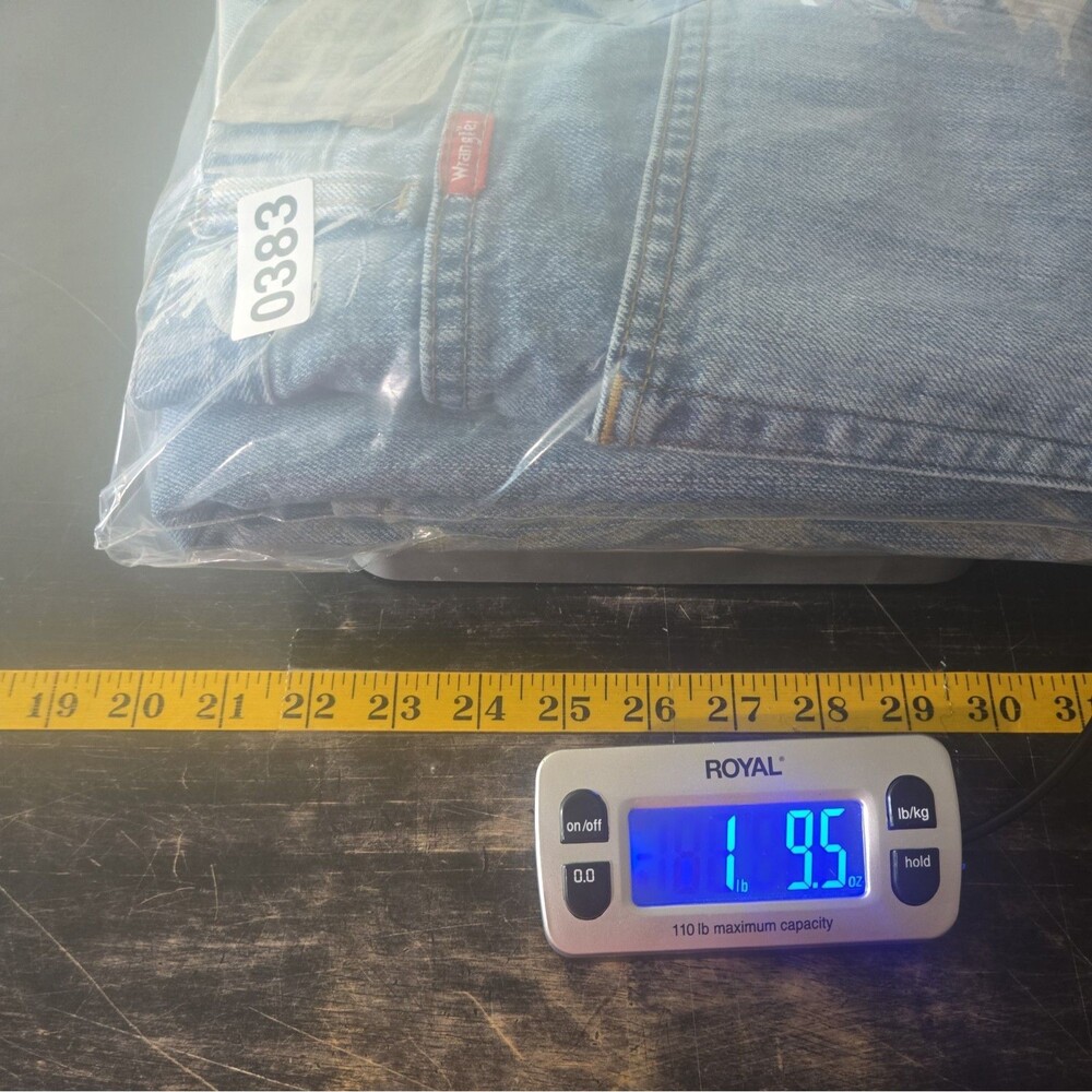 Wrangler Jeans Mens 40x30 Blue Denim Relaxed Fit Straight Leg Pants Workwear - Picture 12 of 12